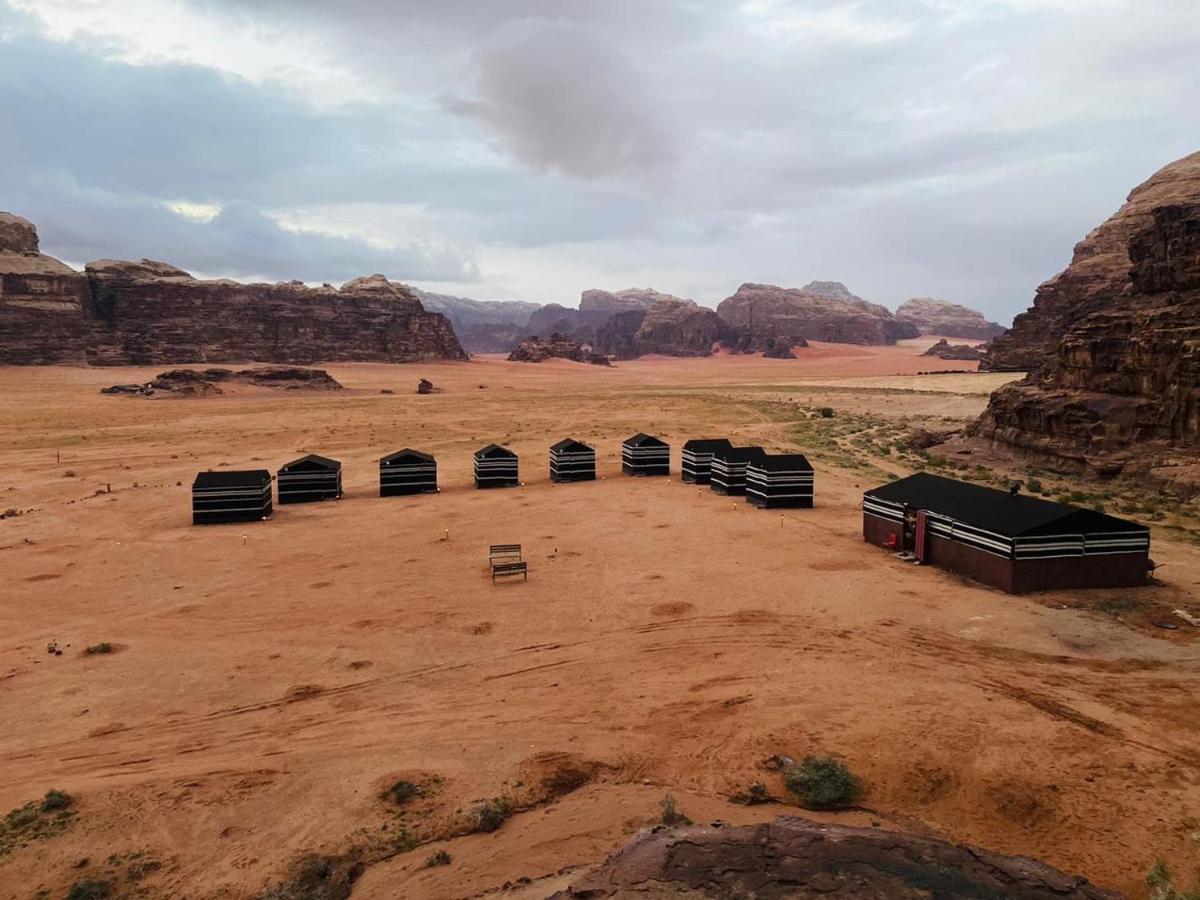 Wadi Rum Bedouin Heart Camp エクステリア 写真
