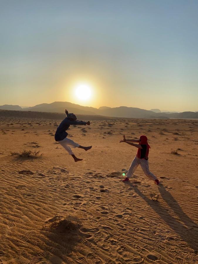 Wadi Rum Bedouin Heart Camp エクステリア 写真
