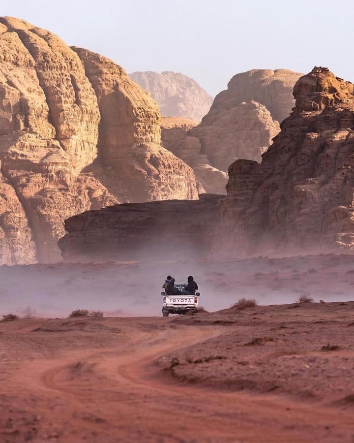 Wadi Rum Bedouin Heart Camp エクステリア 写真