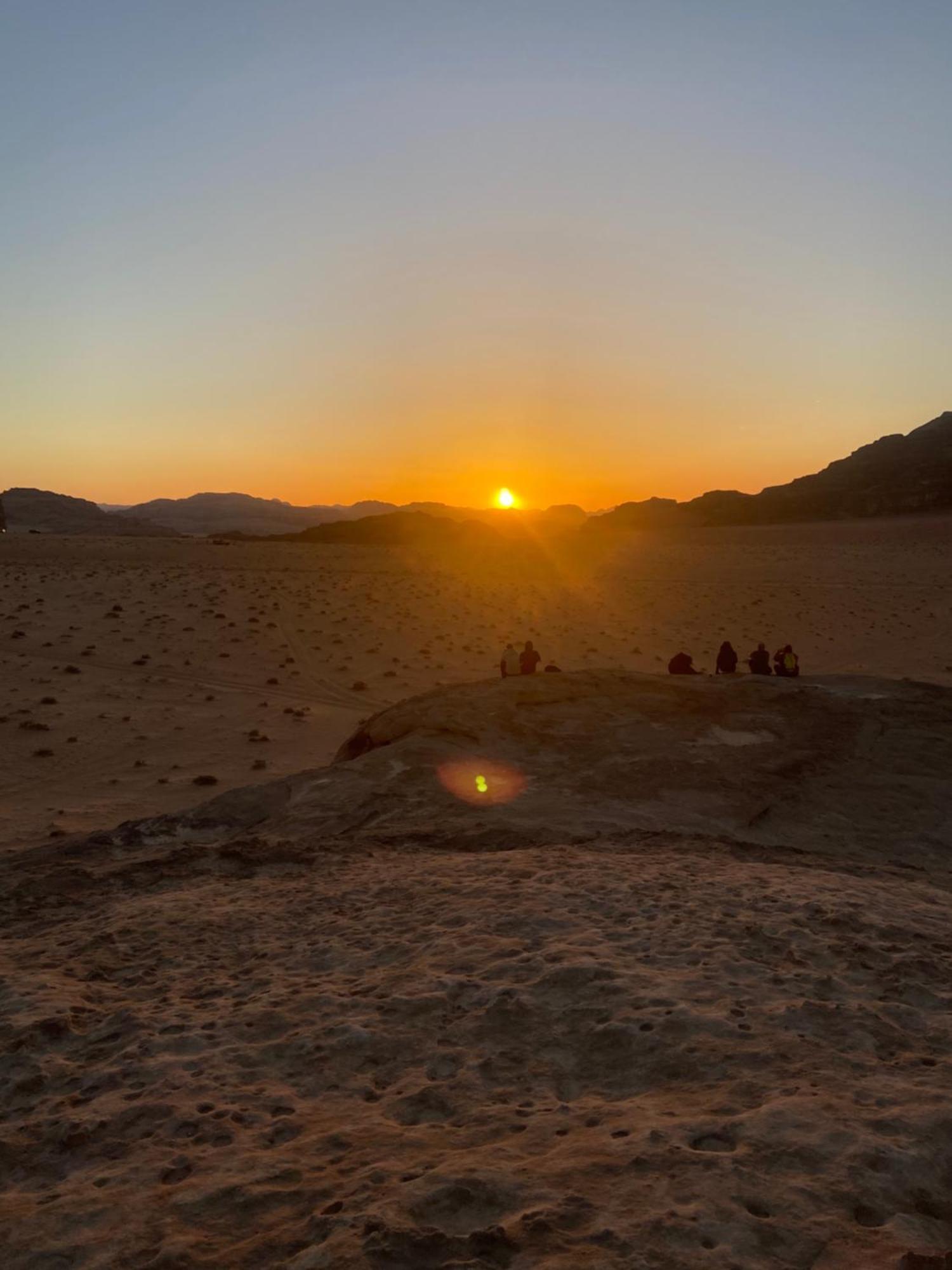 Wadi Rum Bedouin Heart Camp エクステリア 写真