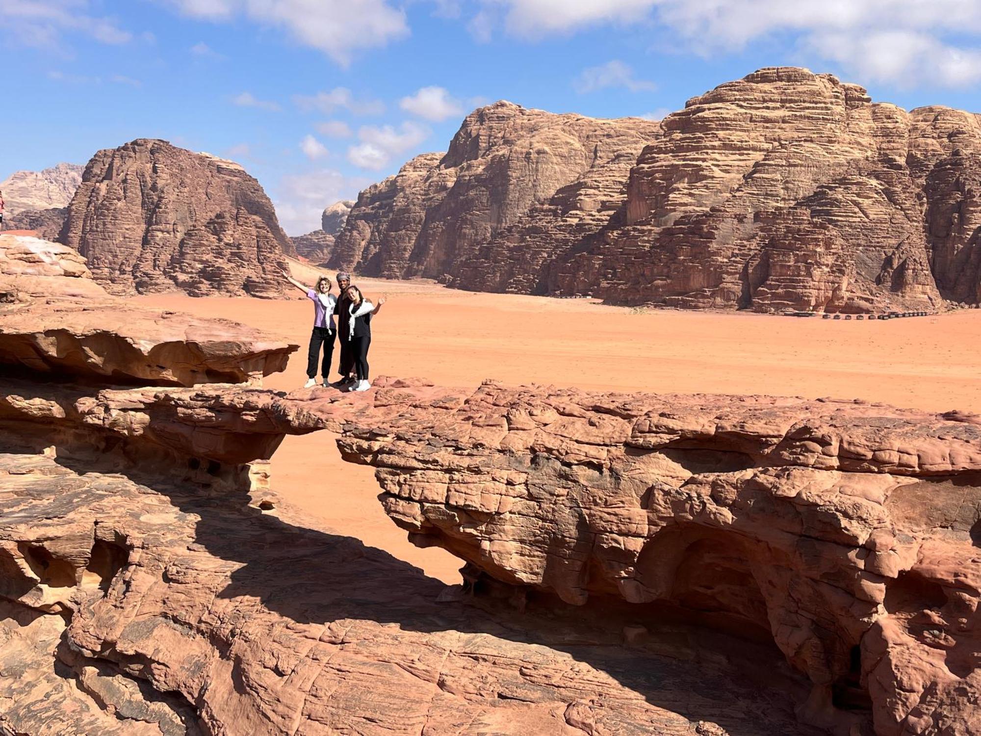 Wadi Rum Bedouin Heart Camp エクステリア 写真