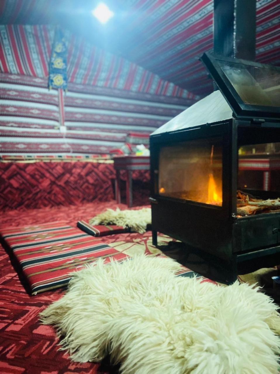 Wadi Rum Bedouin Heart Camp エクステリア 写真